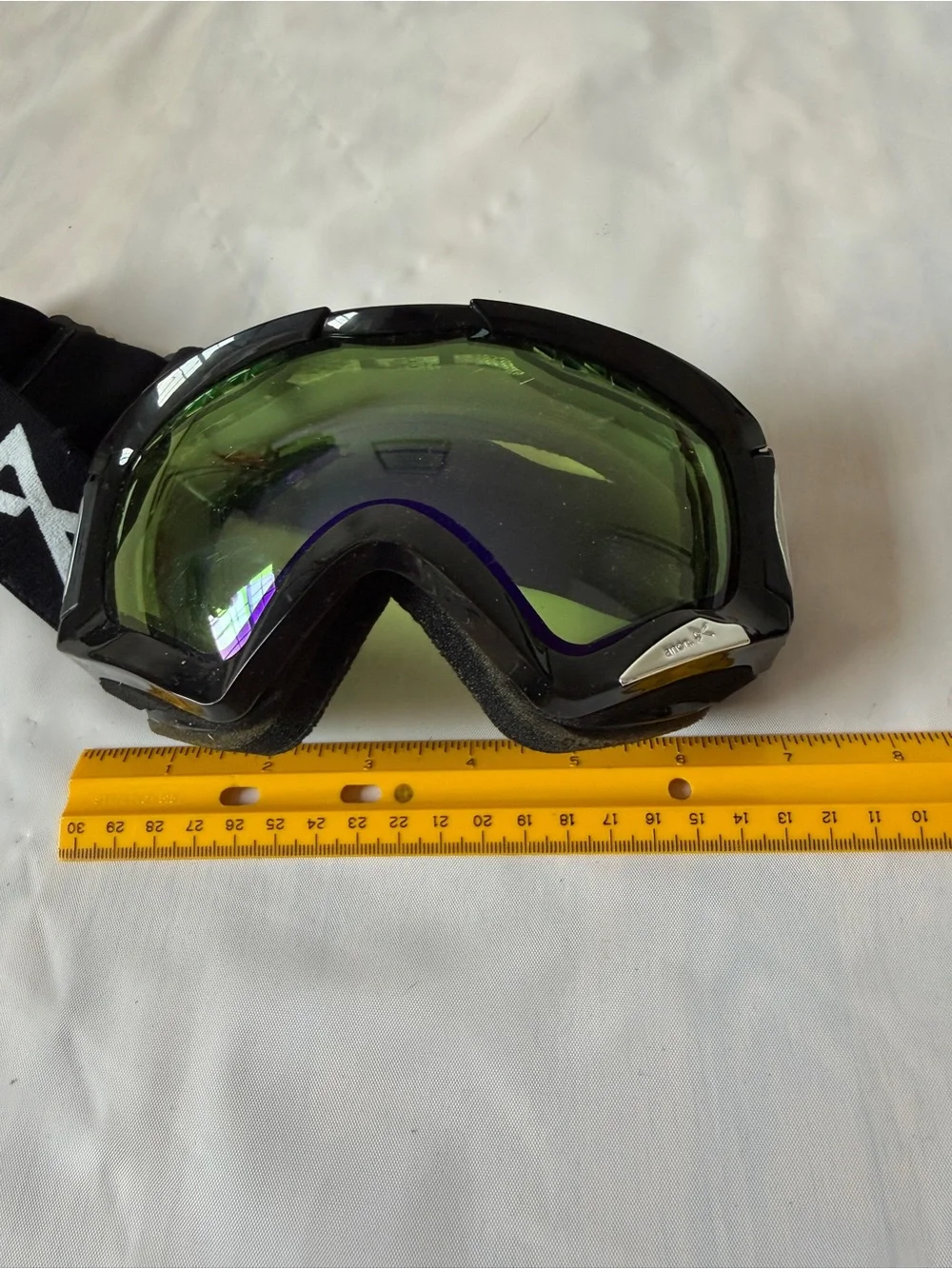 Anon ski snowboard
